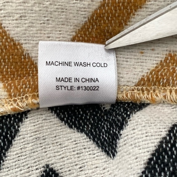 𝅺ivy Jane Sweater Poncho Pullover Style Top Mixed Geometric Print - Picture 9 of 13